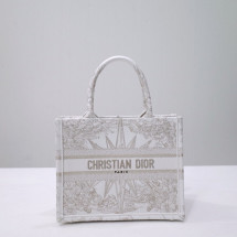 디올 골드 북토트