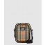 버버리 체크 레더 크로스바디백 80233811