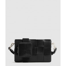 보테가베네타 다양하게 활용할 수 있는 스트랩을 갖춘 카세트 741777