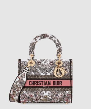 디올 레이디백 디라이트 미듐 M0565