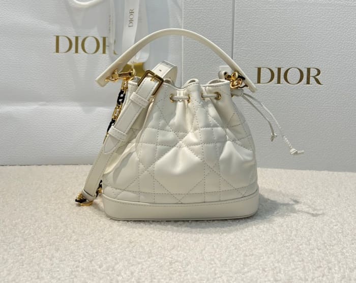 디올 졸리 버킷백 스몰 매크로까나쥬