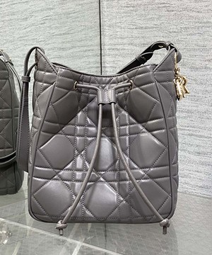 디올 디 모션 미디엄 호보 버킷백 DR09463