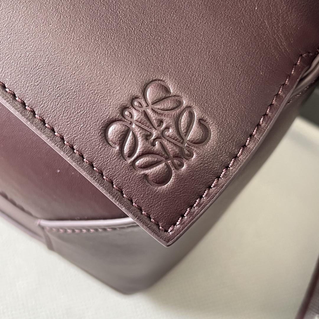 로에베 사틴 스몰 퍼즐 엣지 백 버건디