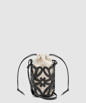 로에베 애너그램 컷아웃 포켓 - 클래식 카프스킨 & 캔버스