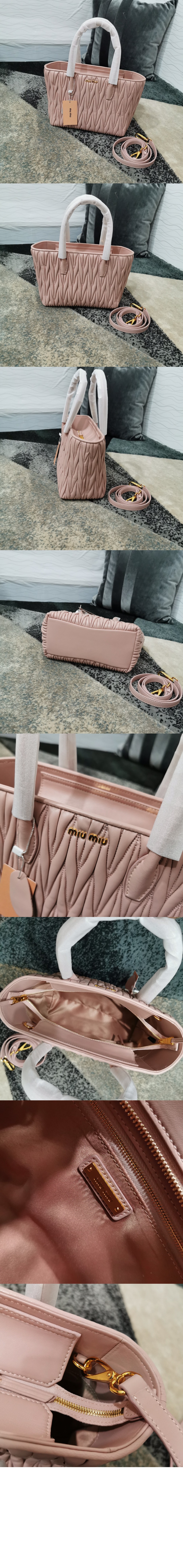 미우미우 마테라쎄 토트백 5BG163