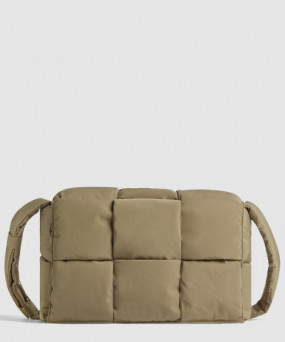 보테가베네타 필로우 카세트 743623