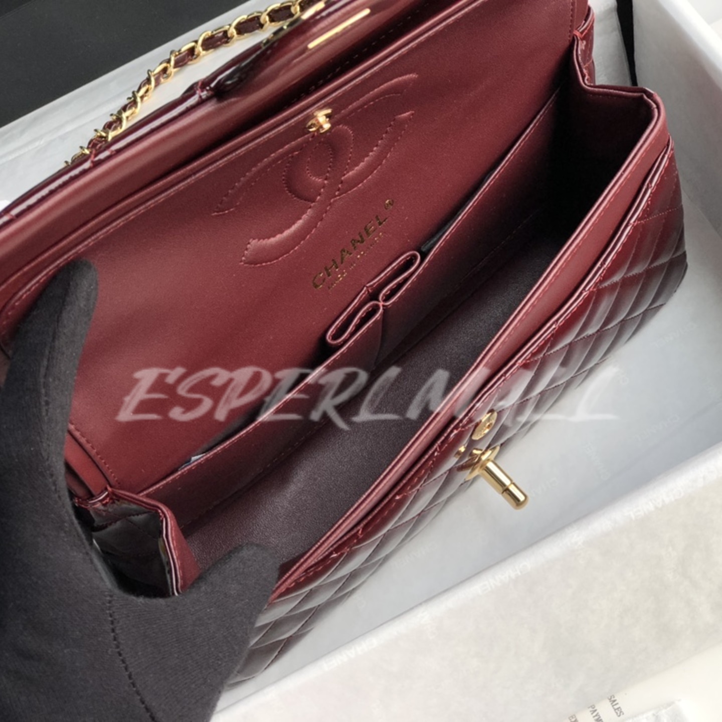 샤넬 클래식 미디움 플랩백 페이던트 버건디