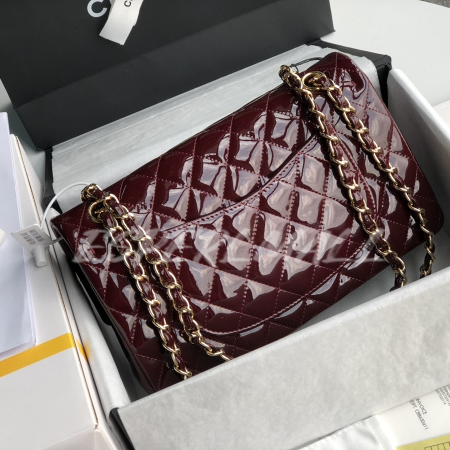 샤넬 클래식 미디움 플랩백 페이던트 버건디