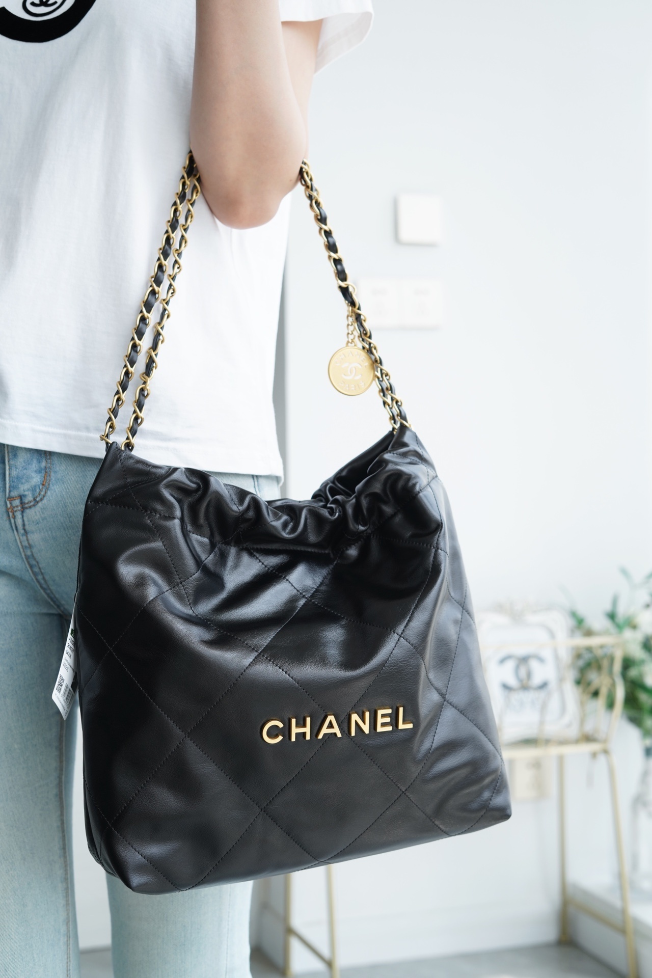 샤넬 22백 스몰 금장 크기 : 35 x 37 x 7 cm