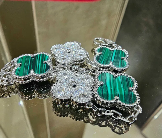 빈티지 알함브라 브레이슬릿, 모티브 5개