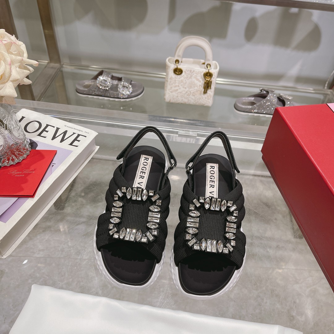 로저비비에 비브 런 라이트 스트라스 버클 샌들