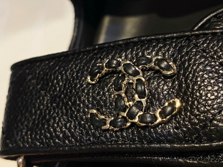 샤넬 레더 벨크로샌들 통굽가죽 스트랩샌들 G35927