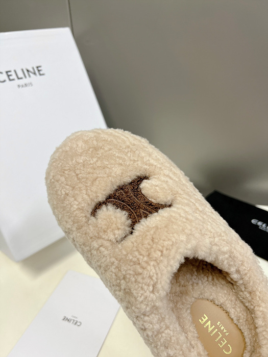 셀린느 시어링 트리옹프 패치 로고 뮬 로퍼