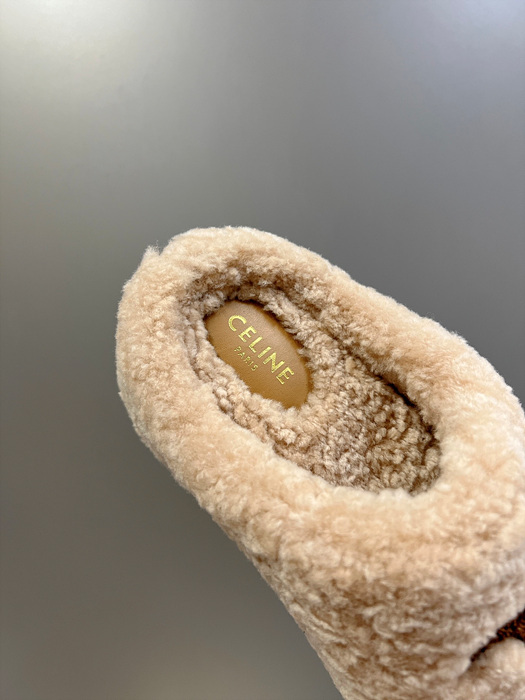 셀린느 시어링 트리옹프 패치 로고 뮬 로퍼