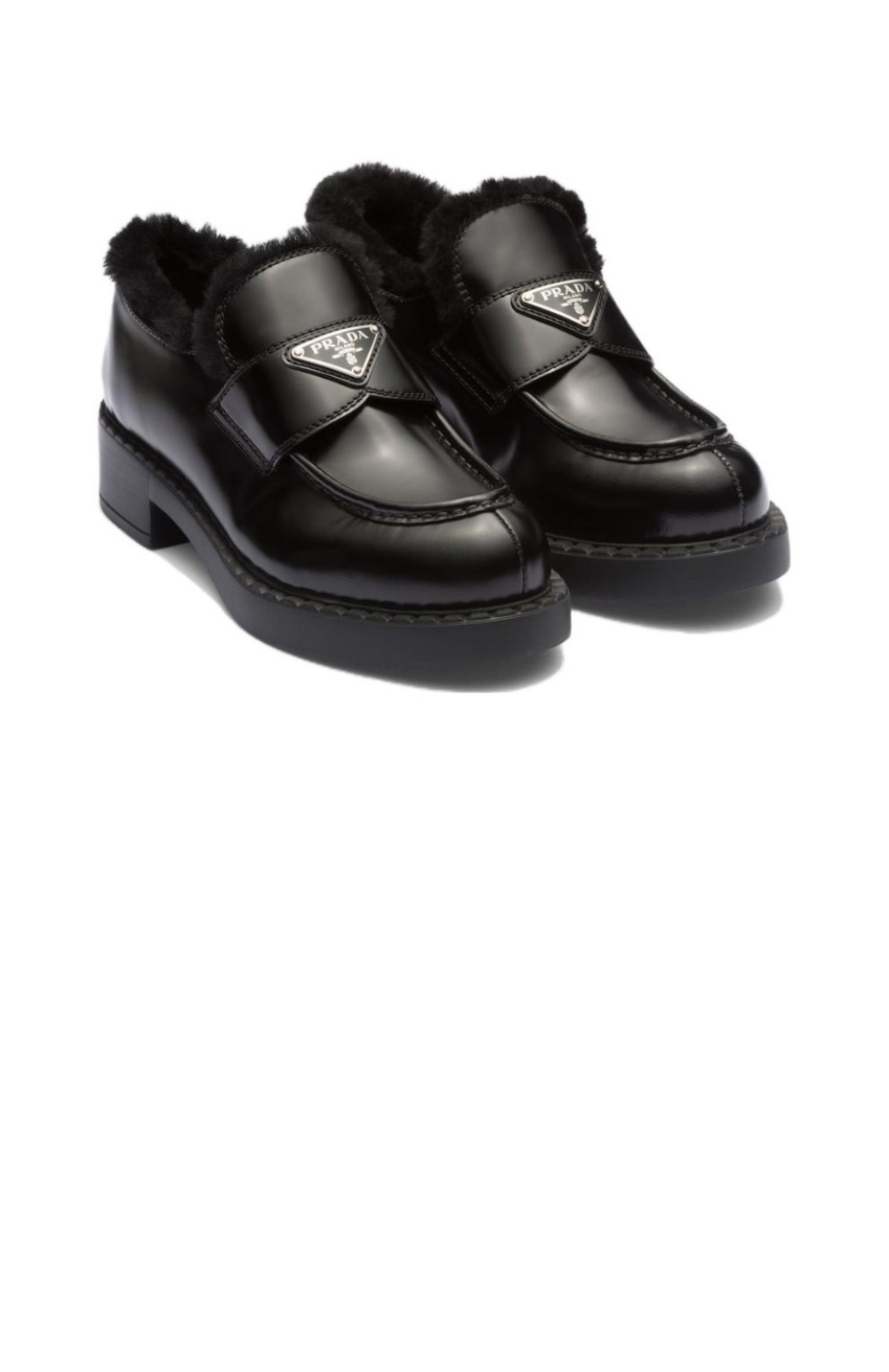 프라다 브러쉬드 로퍼 1D246M