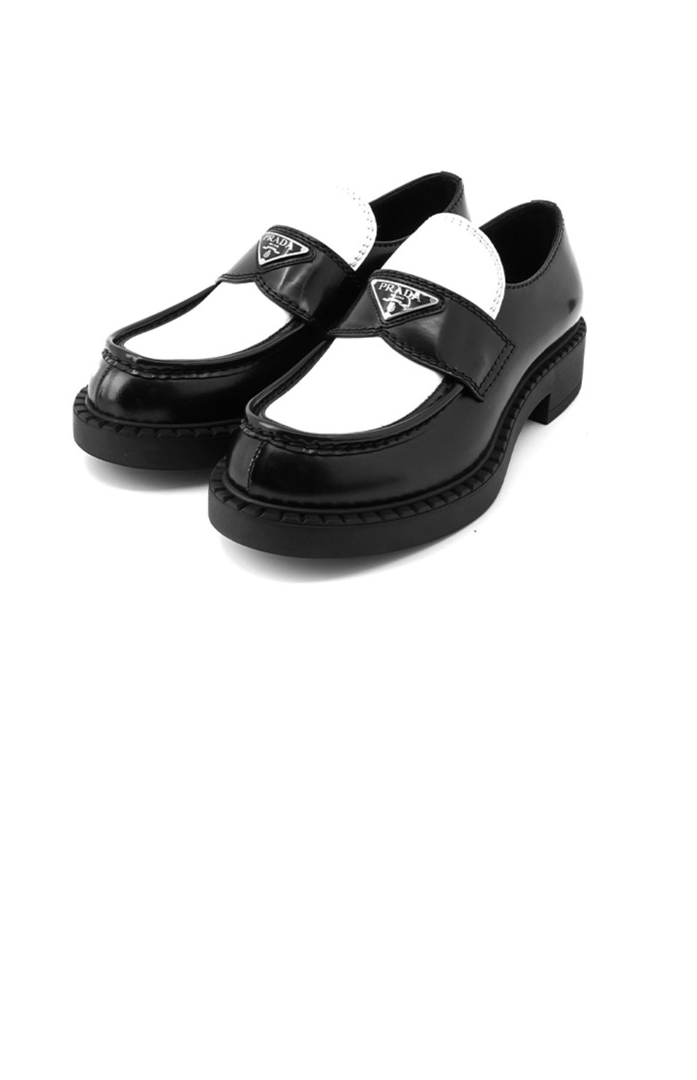 프라다 삼각로고 바이컬러 레더 로퍼 2DE127