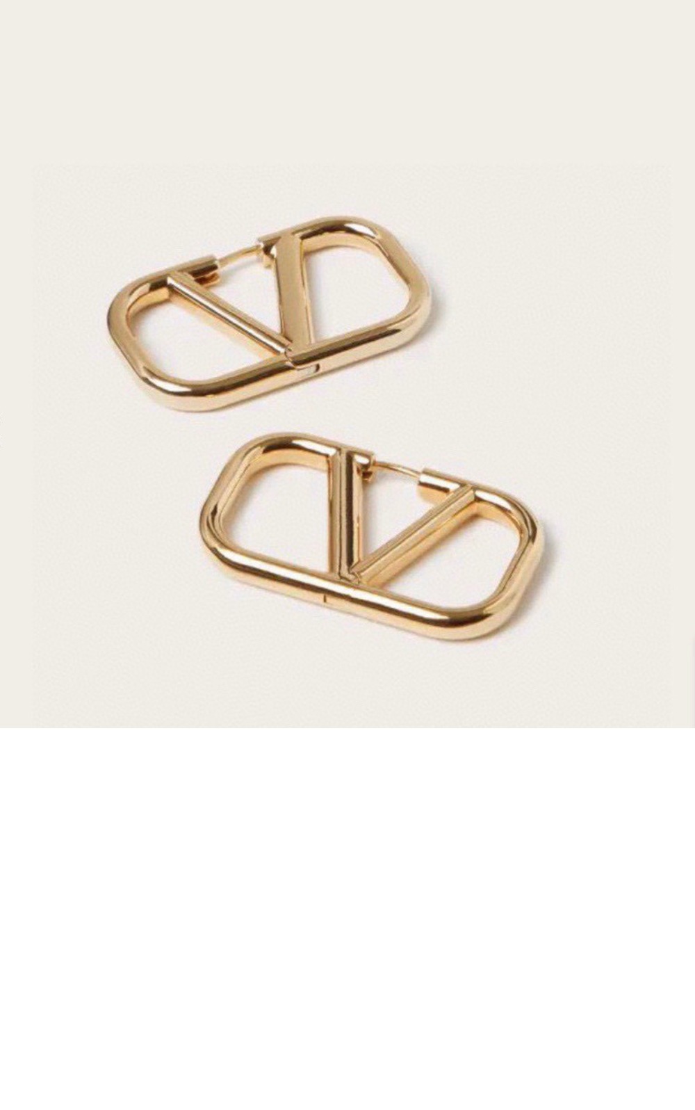 발렌티노 브이로고 시그니처 이어링