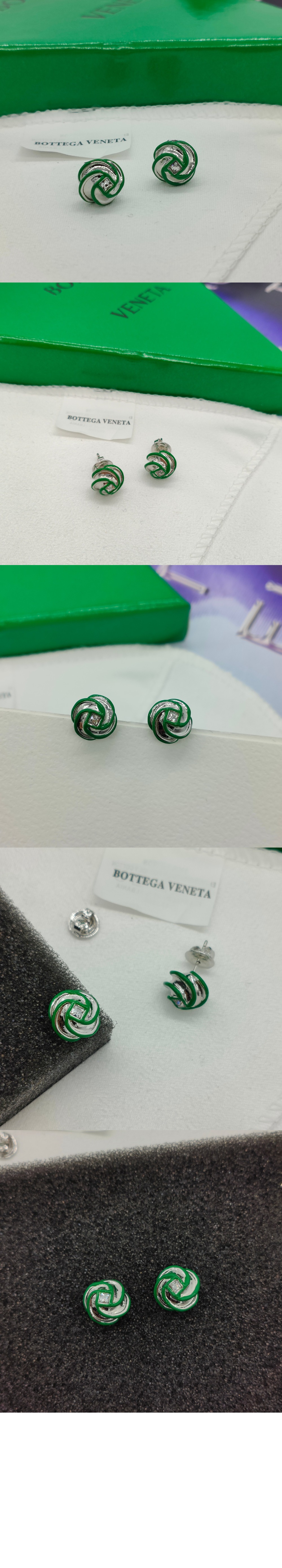 보테가베네타 꽃잎 입체 패턴 이어링 732672