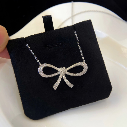 그라프 목걸이 (틸다의 보우)