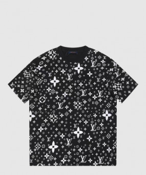 루이비통 로고 프린트 반팔