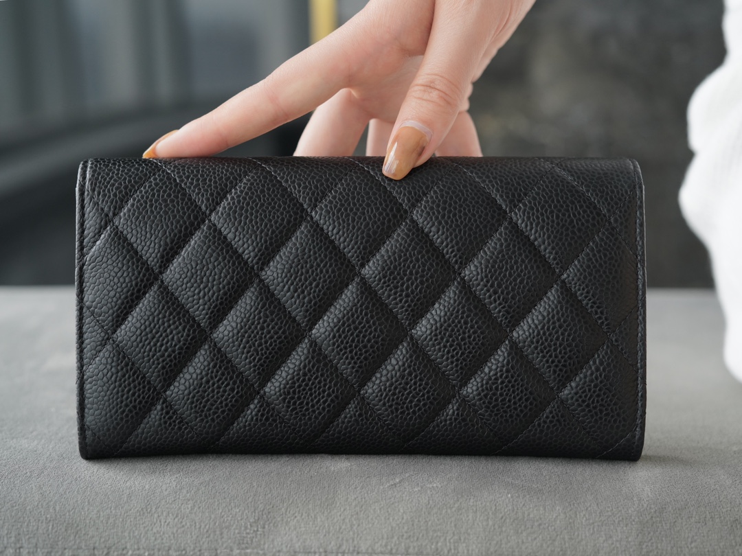 샤넬 똑딱이 장지갑 캐비어 은장 AP0241