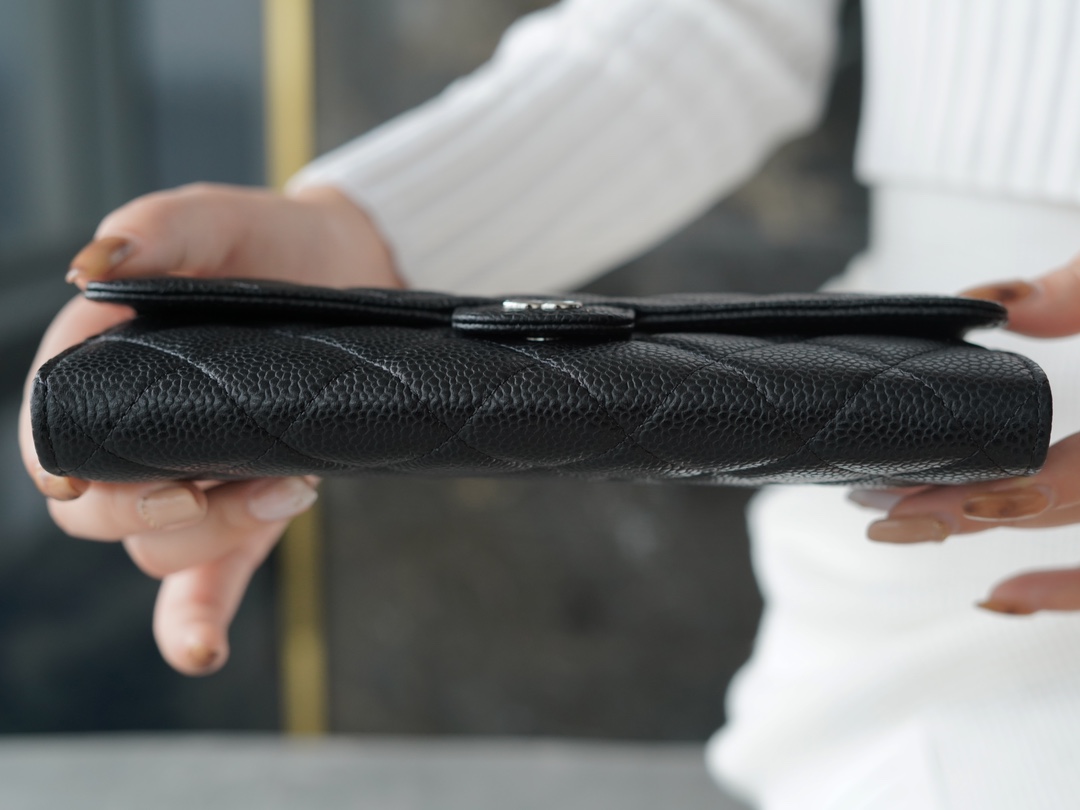 샤넬 똑딱이 장지갑 캐비어 은장 AP0241