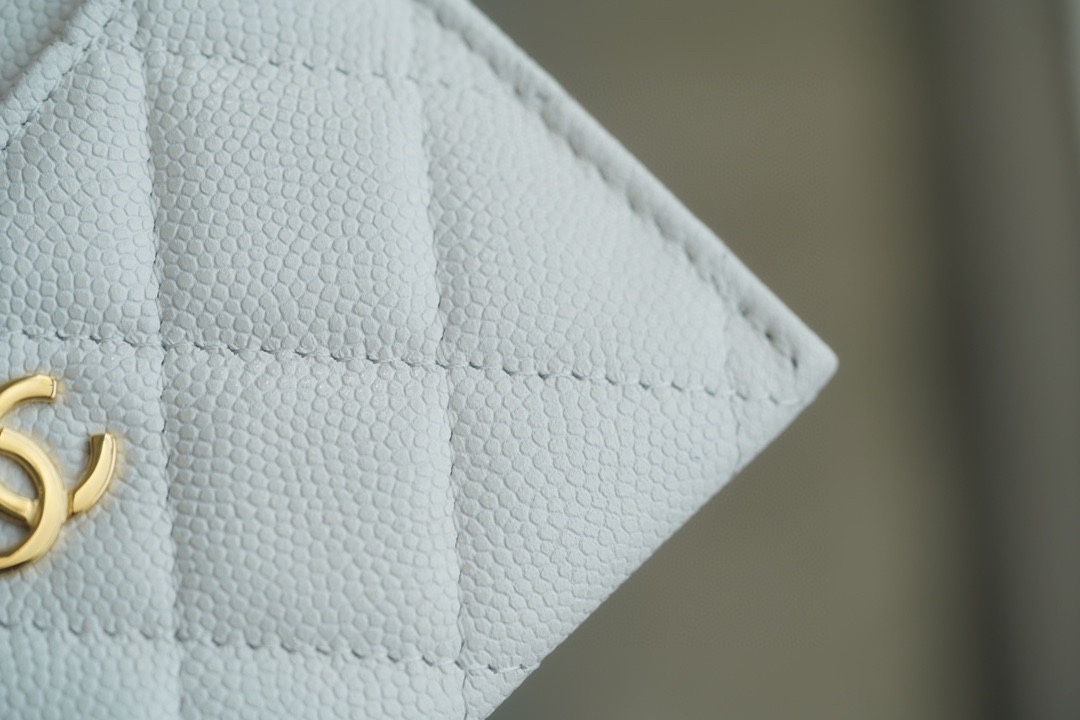 샤넬 클래식 카드지갑 캐비어 금장 화이트 AP0213