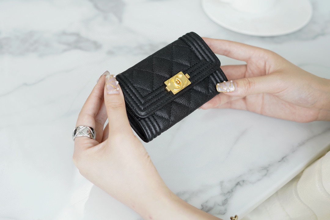 샤넬 보이 플랩 체인 카드지갑 캐비어 금장