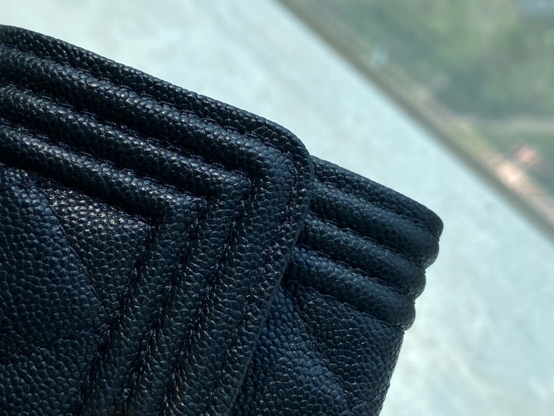 샤넬 보이 플랩 체인 카드지갑 캐비어 금장